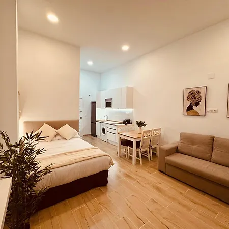 Mia's Benalbeach Apartment